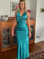 Green Chic Sheath Halter Neck Long Prom Party Dress with Backless Bowknot