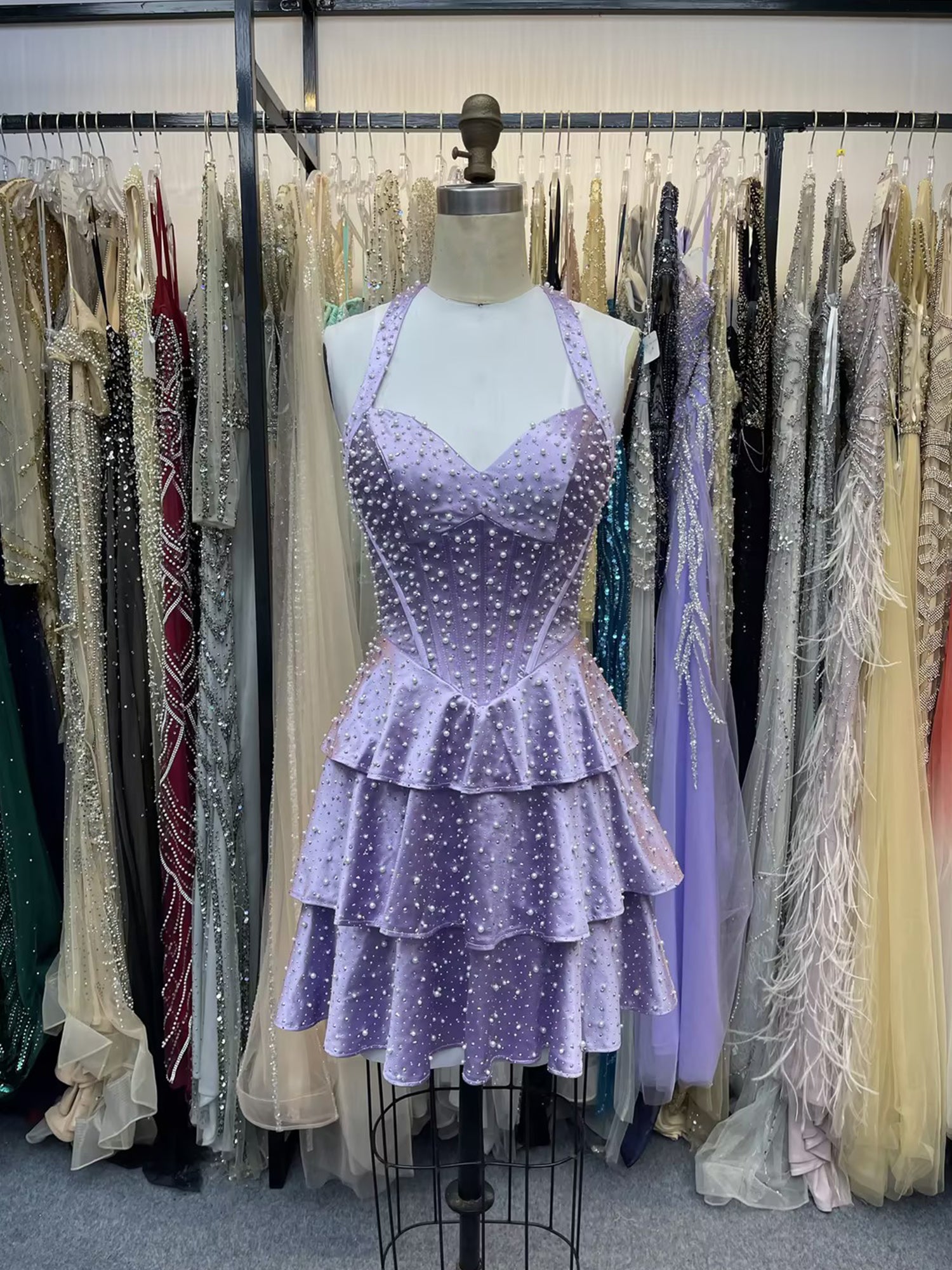 Halter_Neck_Pearl_Beaded_Tiered_Short_Homecoming_Dresses_2.jpg