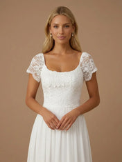 Brautkleid aus Chiffon in A-Linie mit eckigem Ausschnitt, Spitzenapplikationen und Flügelärmeln
