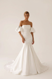 Elegant Off-the-Shoulder White Satin Mermaid Wedding Dresses with Puff Sleeves and Sweep Train