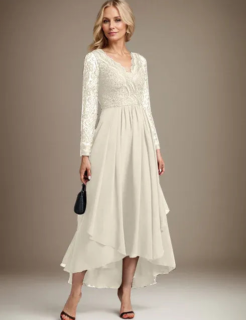 Robe de mère de la mariée asymétrique en mousseline de soie et dentelle, coupe trapèze et col en V 