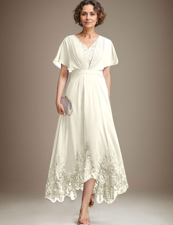 Robe de mère de la mariée asymétrique en mousseline de soie et dentelle, coupe trapèze, col en V, avec plis