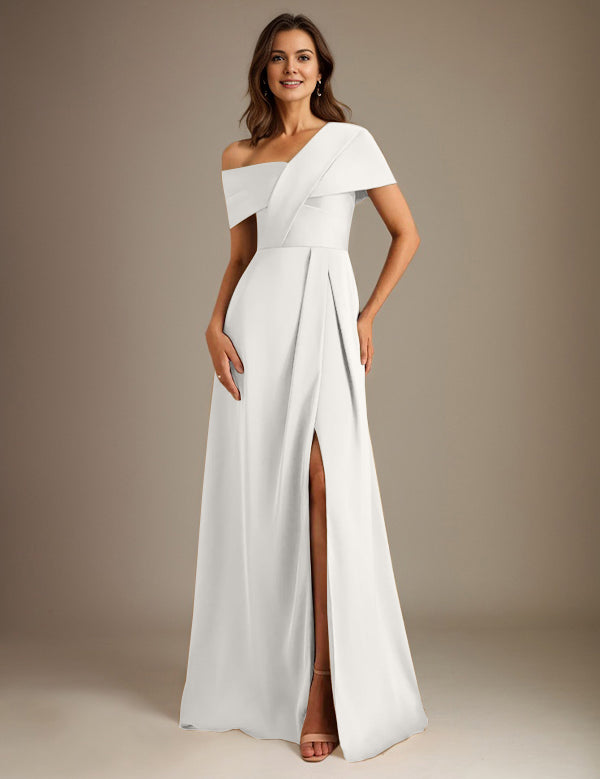 Robe de mère de la mariée en satin, coupe trapèze, décolleté asymétrique, longueur au sol, avec plis 