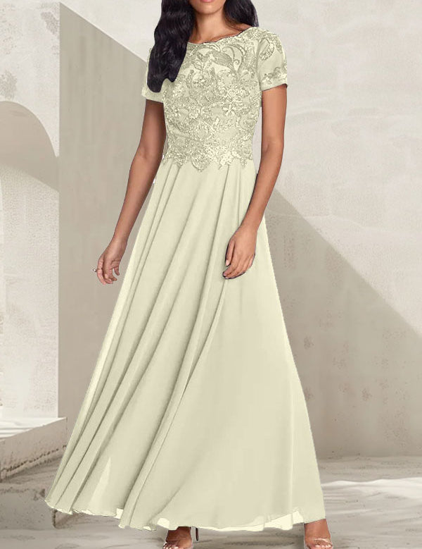 Robe longue de mère de la mariée gris anthracite, coupe trapèze et décolletée, avec perles
