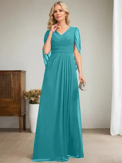Robe longue bleu marine foncé à col en V et coupe trapèze pour mère de la mariée 