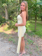 Light Yellow Fitted Ruched Homecoming Mini Dress with Side Train