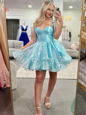 Green A-line Straps Sweetheart Short Homecoming Dress with Bow