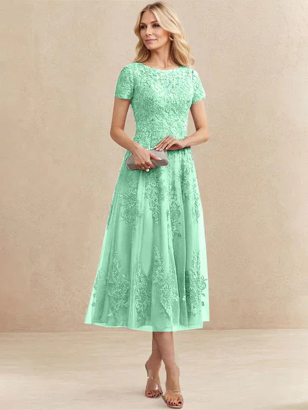 Robe de mère de la mariée coupe trapèze, longueur thé, en tulle et dentelle 