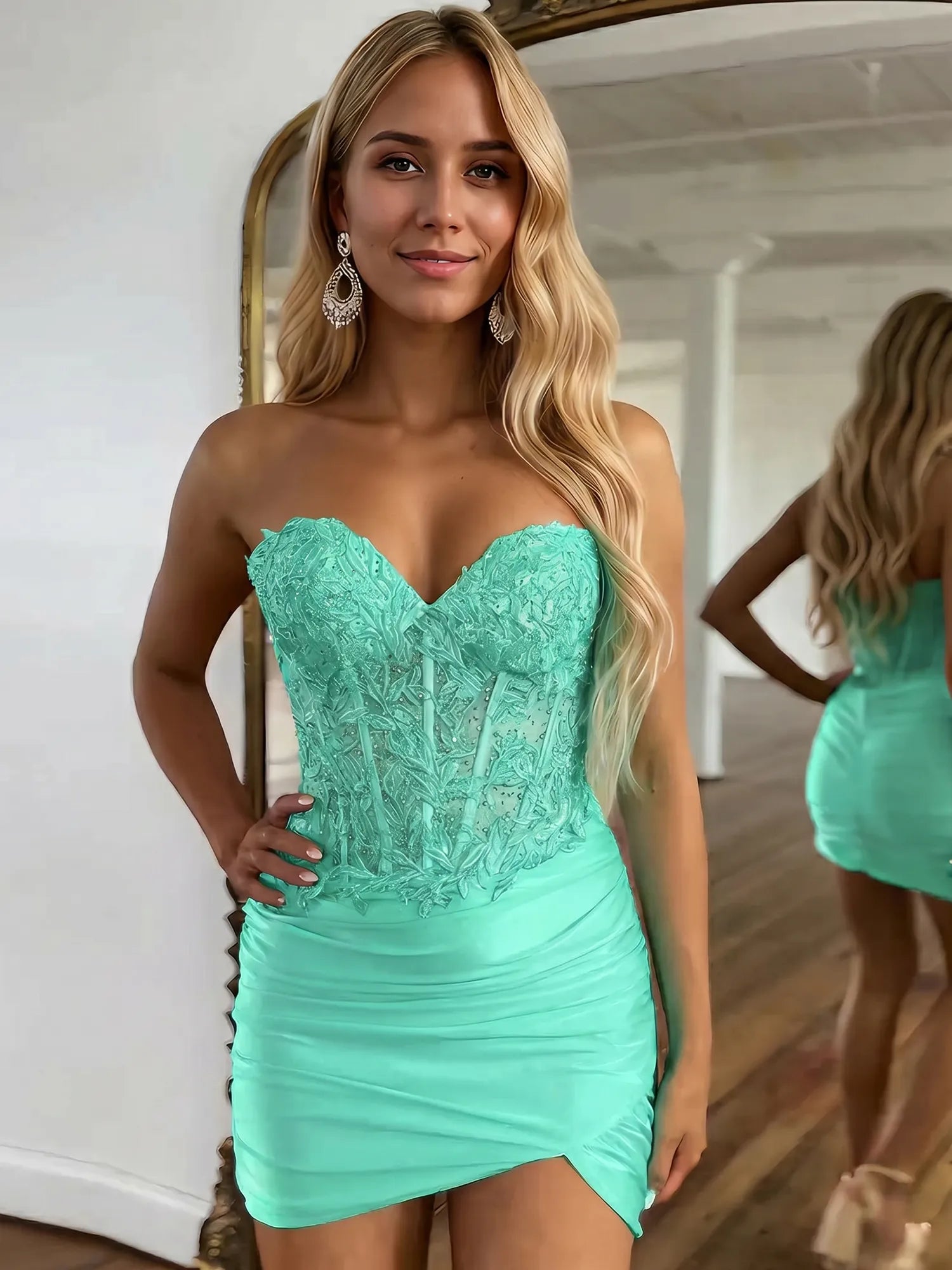 Sparkly Sequins Sweetheart Bodycon Homecoming Dress
