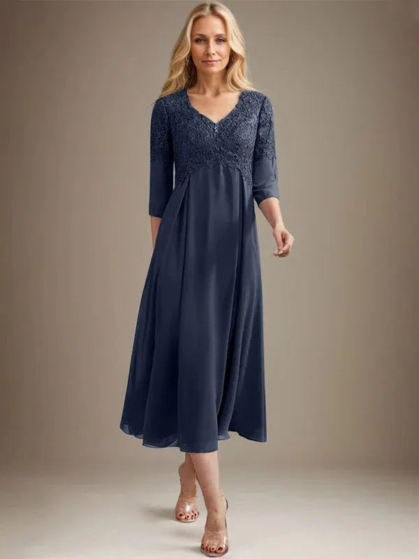 Robe de mère de la mariée trapèze, col en V, longueur genou, en mousseline de soie et dentelle, avec perles 