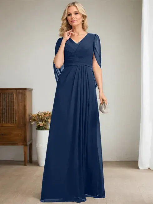 Robe longue bleu marine foncé à col en V et coupe trapèze pour mère de la mariée 