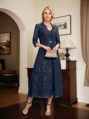 Robe de mère de la mariée en mousseline de soie, coupe trapèze, col en V et longueur thé 