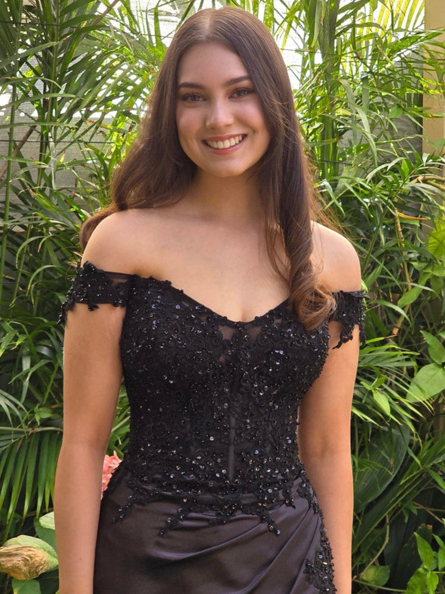 OffTheShoulderMermaidLaceLongPromDresswithSlit_2.jpg