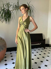 Green Chic Sheath Halter Neck Long Prom Party Dress with Backless Bowknot