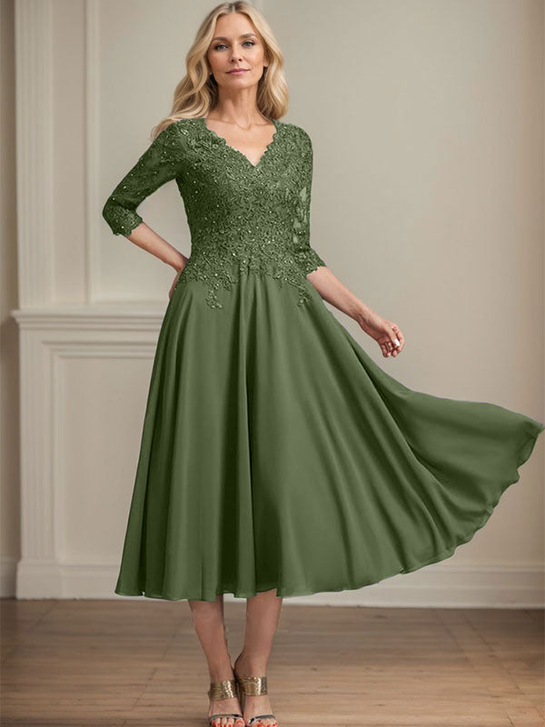 Robe de mère de la mariée trapèze, col en V, longueur genou, en mousseline de soie et dentelle, avec perles et paillettes 
