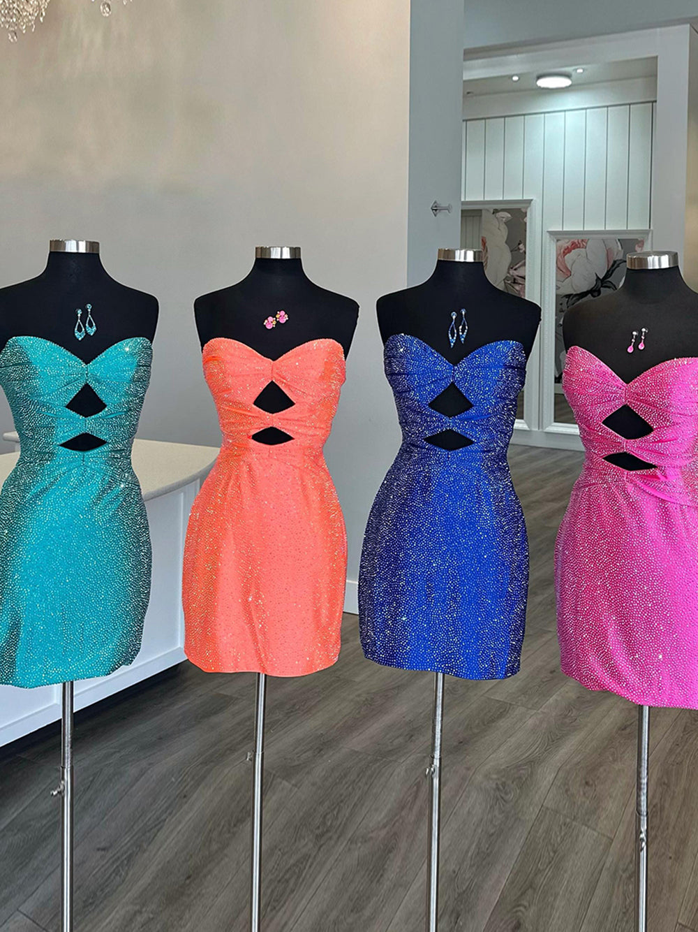 Pink Bodycon Strapless Sweetheart Short Homecoming Dresses with Keyholes