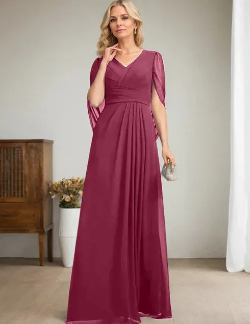 Robe longue bleu marine foncé à col en V et coupe trapèze pour mère de la mariée 