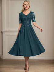 Robe de mère de la mariée trapèze, col en V, longueur genou, en mousseline de soie et dentelle, avec paillettes 