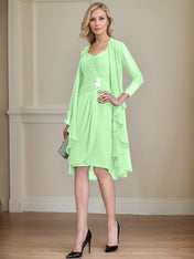 Sheath/Column Sweetheart Knee-Length Chiffon Mother of the Bride Dress With Beading Appliques Lace Sequins Pleated