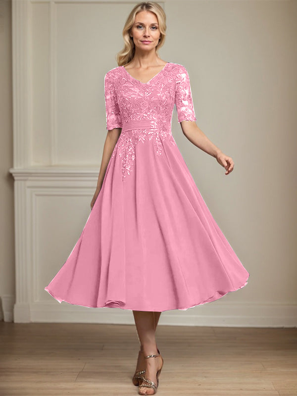 Robe de mère de la mariée trapèze, col en V, longueur genou, en mousseline de soie et dentelle, avec paillettes 