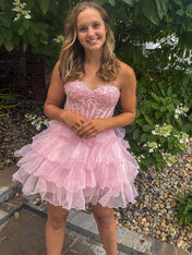 A Line Sweetheart Organza Short Homecoming Dresses with Appliques