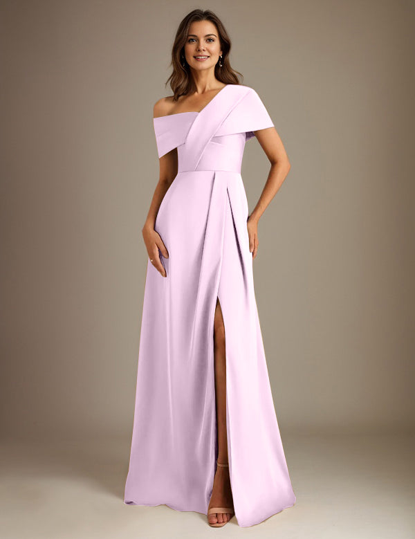 Robe de mère de la mariée en satin, coupe trapèze, décolleté asymétrique, longueur au sol, avec plis 