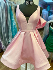 Dreamylily Women Pink V-Neck A Line Short Satin Homecoming Dress with Back Bow Dreamylily Women Pink V-Neck A Line Short Satin Homecoming Dress with Back Bow