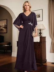 Robe de mère de la mariée fourreau/colonne, col en V, longueur au sol, en mousseline, avec paillettes plissées et perles 