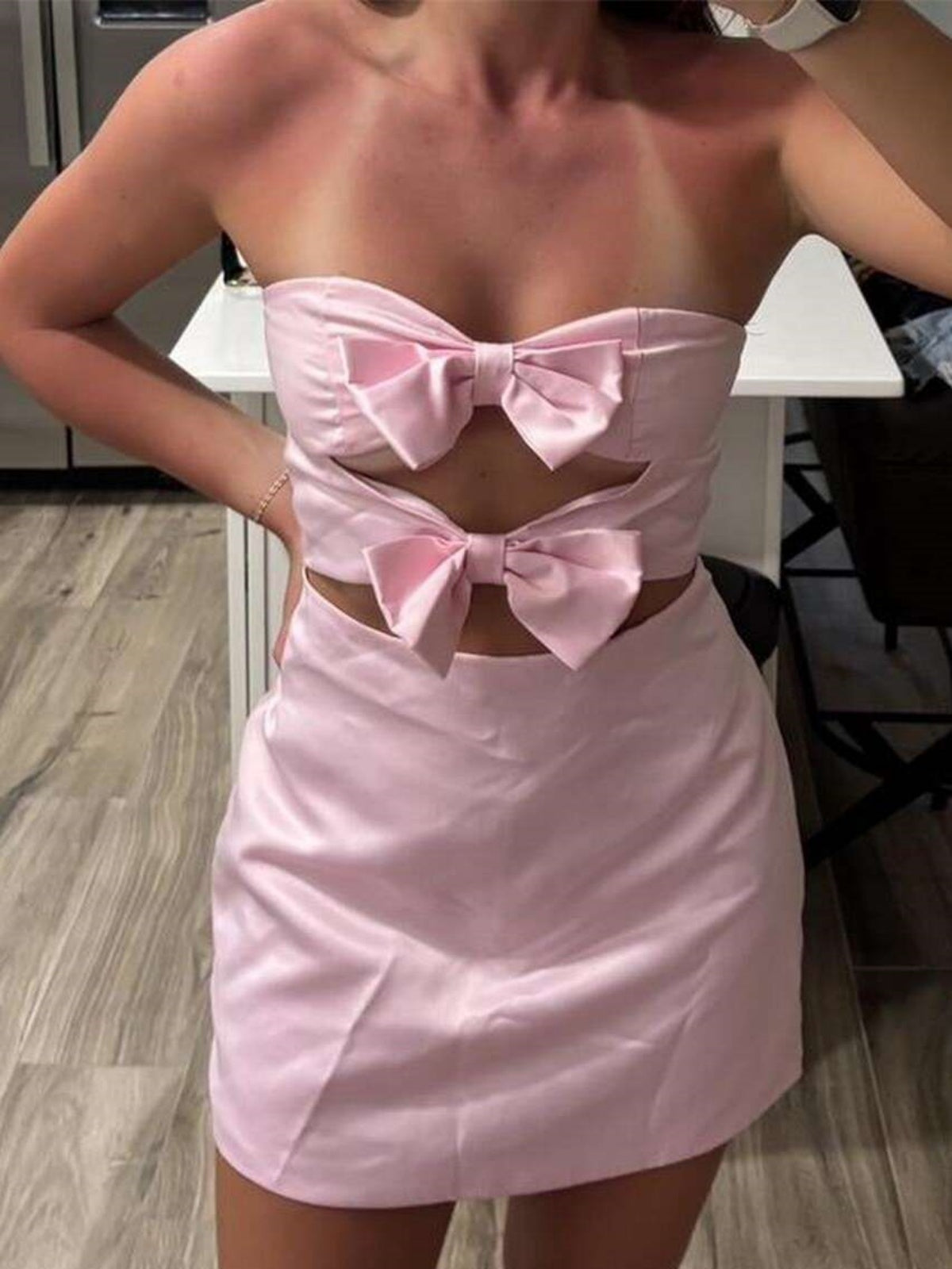 Popular_Pink_Bow_Homecoming_Dresses_To_Impress.jpg