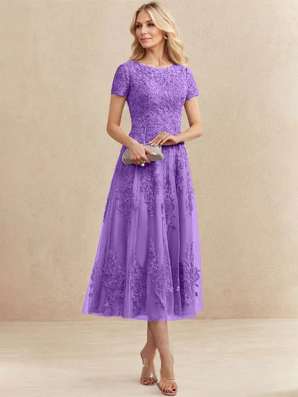 Robe de mère de la mariée coupe trapèze, longueur thé, en tulle et dentelle 