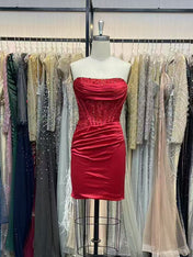 Bodycon Satin Short Homecoming Dress with Appliqeus