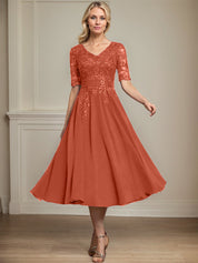 Robe de mère de la mariée trapèze, col en V, longueur genou, en mousseline de soie et dentelle, avec paillettes 