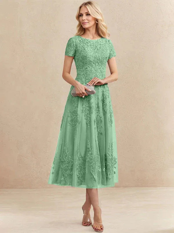 Robe de mère de la mariée coupe trapèze, longueur thé, en tulle et dentelle 