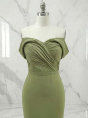 Sheath/Column Off the Shoulder Sleeveless Satin Mother of the Bride Dress