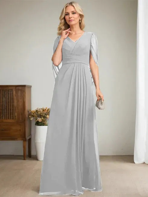 Robe longue bleu marine foncé à col en V et coupe trapèze pour mère de la mariée 