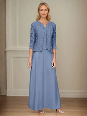 Robe veste en dentelle pailletée et jupe en satin avec veste ouverte 