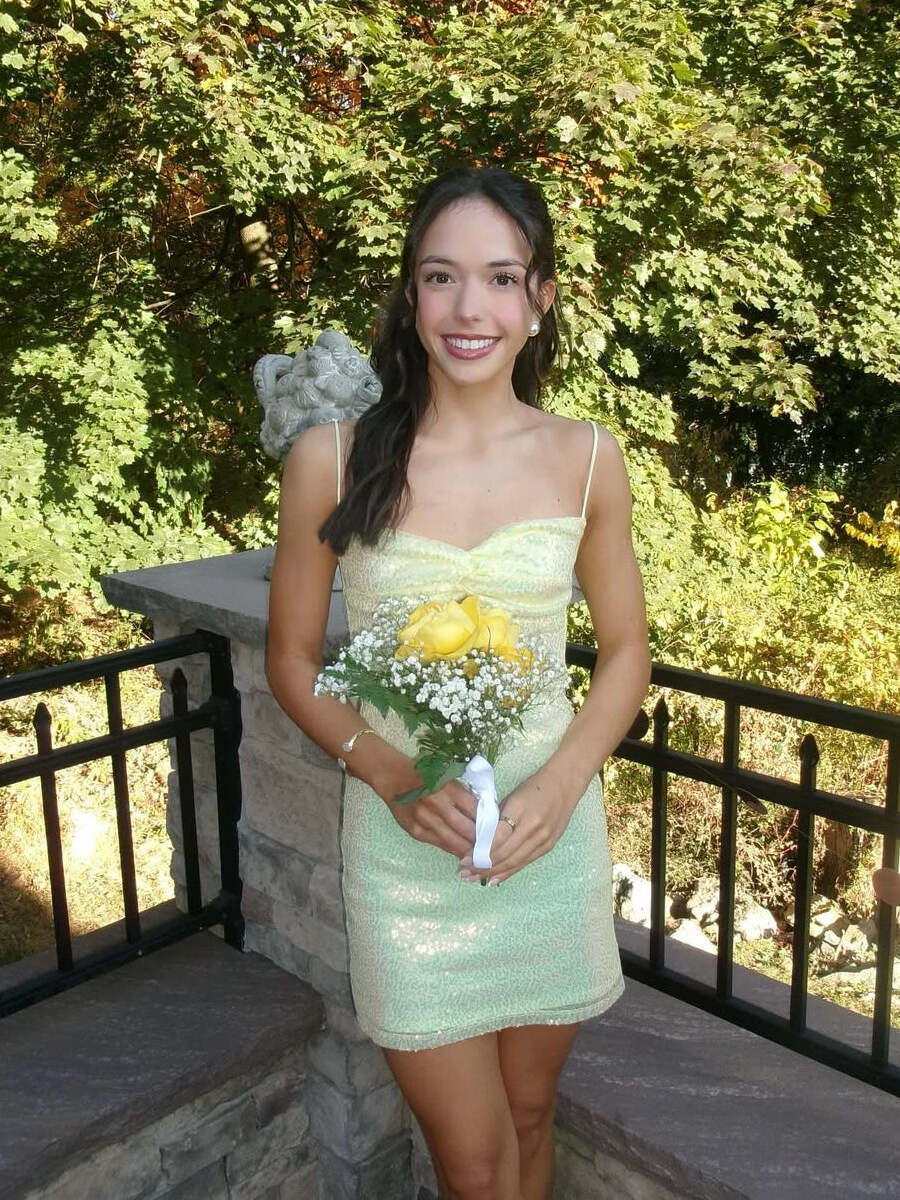 Spaghetti Straps Twist Short Homecoming Dress with Keyhole