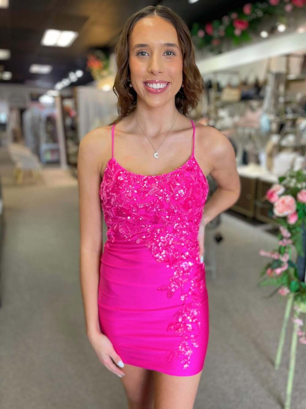 SparklyFuchsiaBodyconShortHomecomingDresswithAppliques_3.jpg