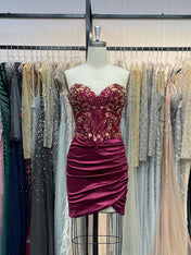 Sparkly Burgundy Sequins Sweetheart Bodycon Homecoming Dress