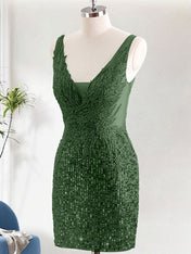 Sparkly Dark Green V-Neck Tight Short Homecoming Dress with Sequins