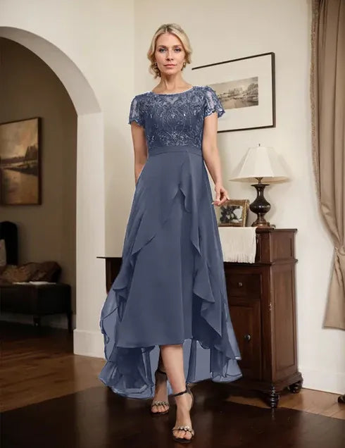 Robe de mère de la mariée asymétrique en mousseline de soie et dentelle, coupe trapèze, décolleté en V, avec nœud, volants et paillettes 