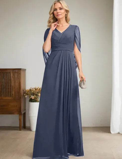 Robe longue bleu marine foncé à col en V et coupe trapèze pour mère de la mariée 