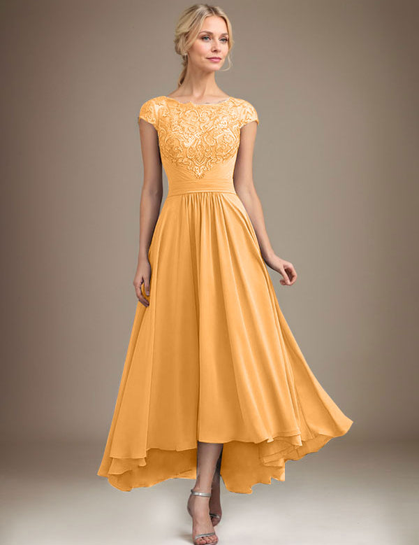 Robe de mère de la mariée asymétrique en mousseline de soie et dentelle, coupe trapèze, décolleté plongeant, avec plis 