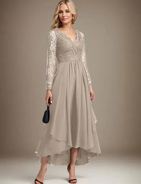 Robe de mère de la mariée asymétrique en mousseline de soie et dentelle, coupe trapèze et col en V 