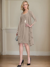 Sheath/Column Sweetheart Knee-Length Chiffon Mother of the Bride Dress With Beading Appliques Lace Sequins Pleated