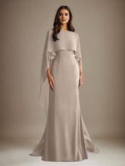 Robe de mère de la mariée en mousseline, coupe fourreau/colonne, col bateau, longueur ras du sol, avec volants en cascade 