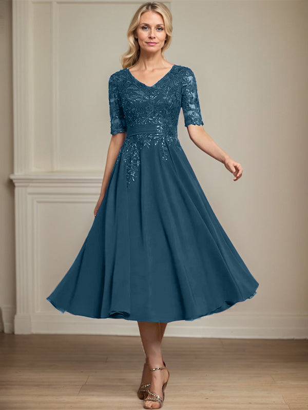 Robe de mère de la mariée trapèze, col en V, longueur genou, en mousseline de soie et dentelle, avec paillettes 