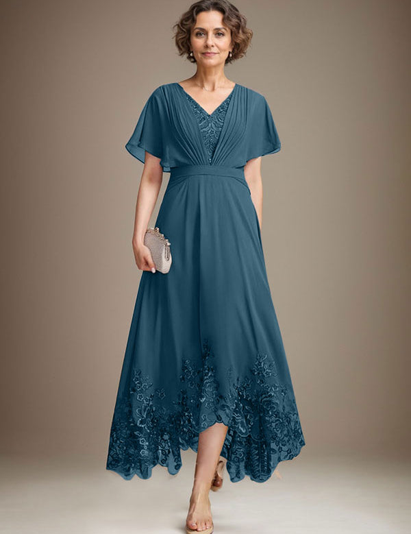 Robe de mère de la mariée asymétrique en mousseline de soie et dentelle, coupe trapèze, col en V, avec plis