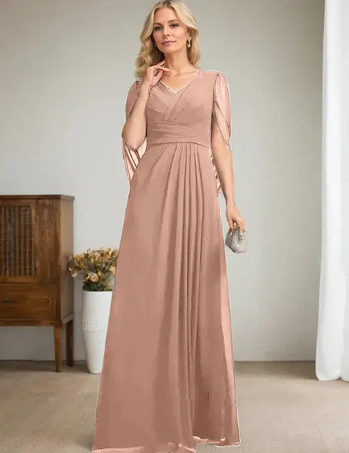 Robe longue bleu marine foncé à col en V et coupe trapèze pour mère de la mariée 