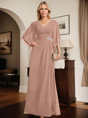 Robe de mère de la mariée fourreau/colonne, col en V, longueur au sol, en mousseline, avec paillettes plissées et perles 